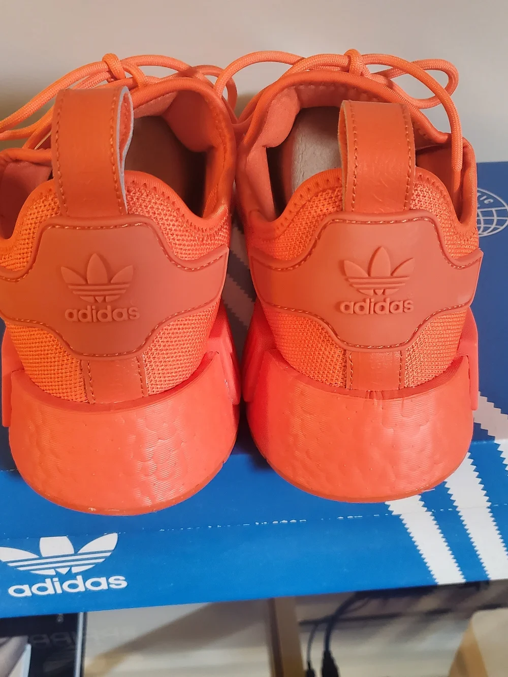 adidas eye catching